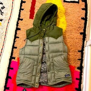 Patagonia puffer vest- Like new